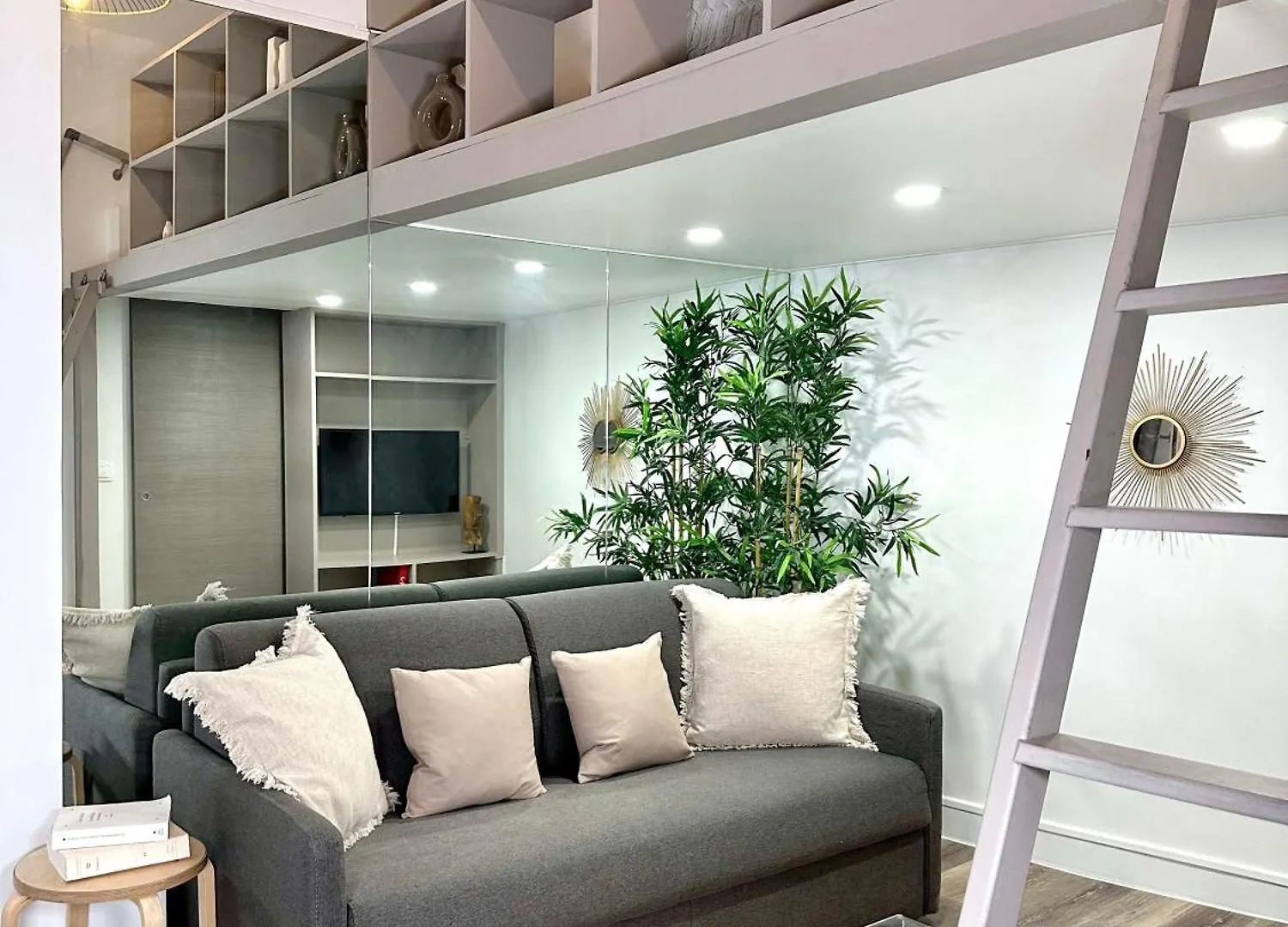 Stylish Studio Steps From Le Marais Daire Paris