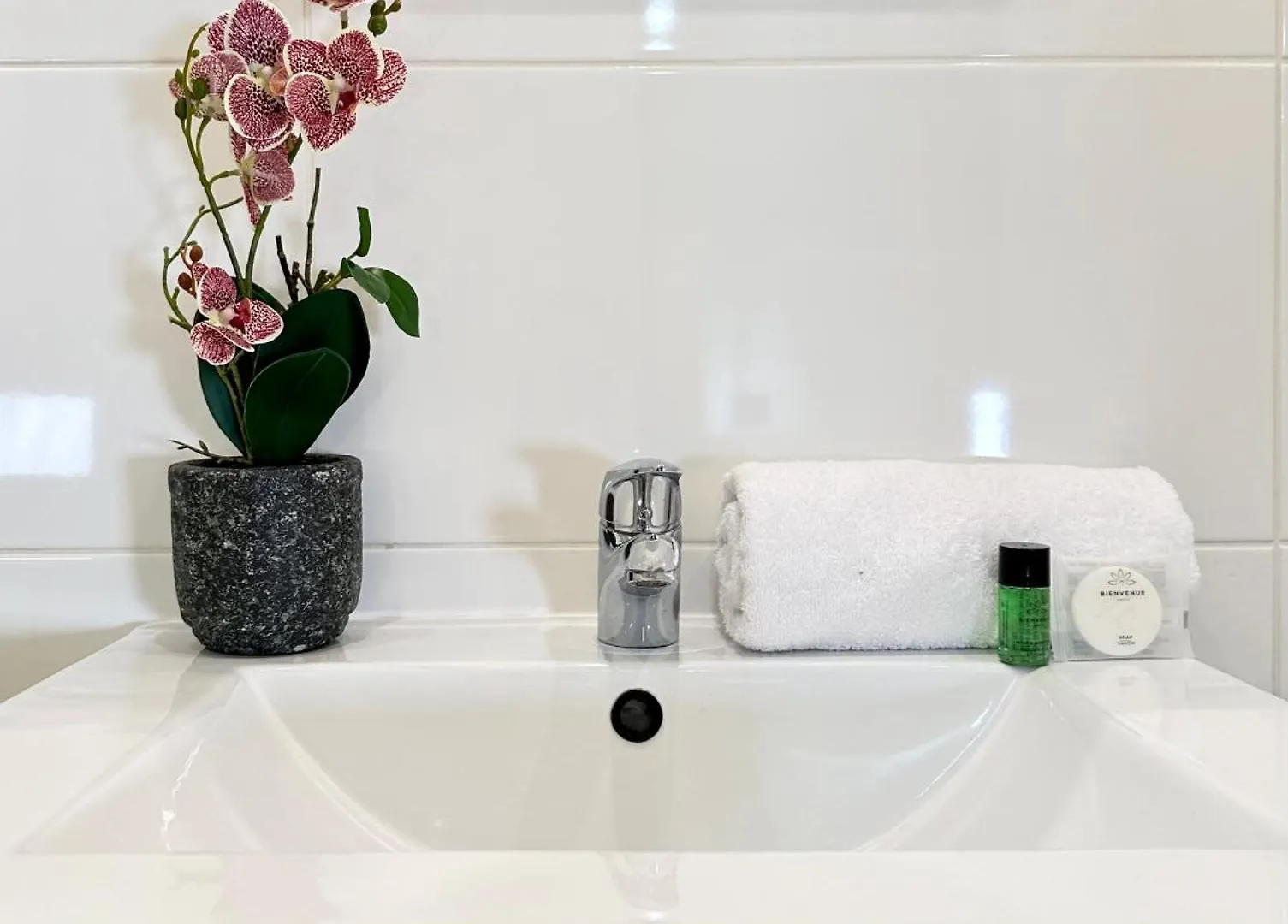 Stylish Studio Steps From Le Marais * Paris