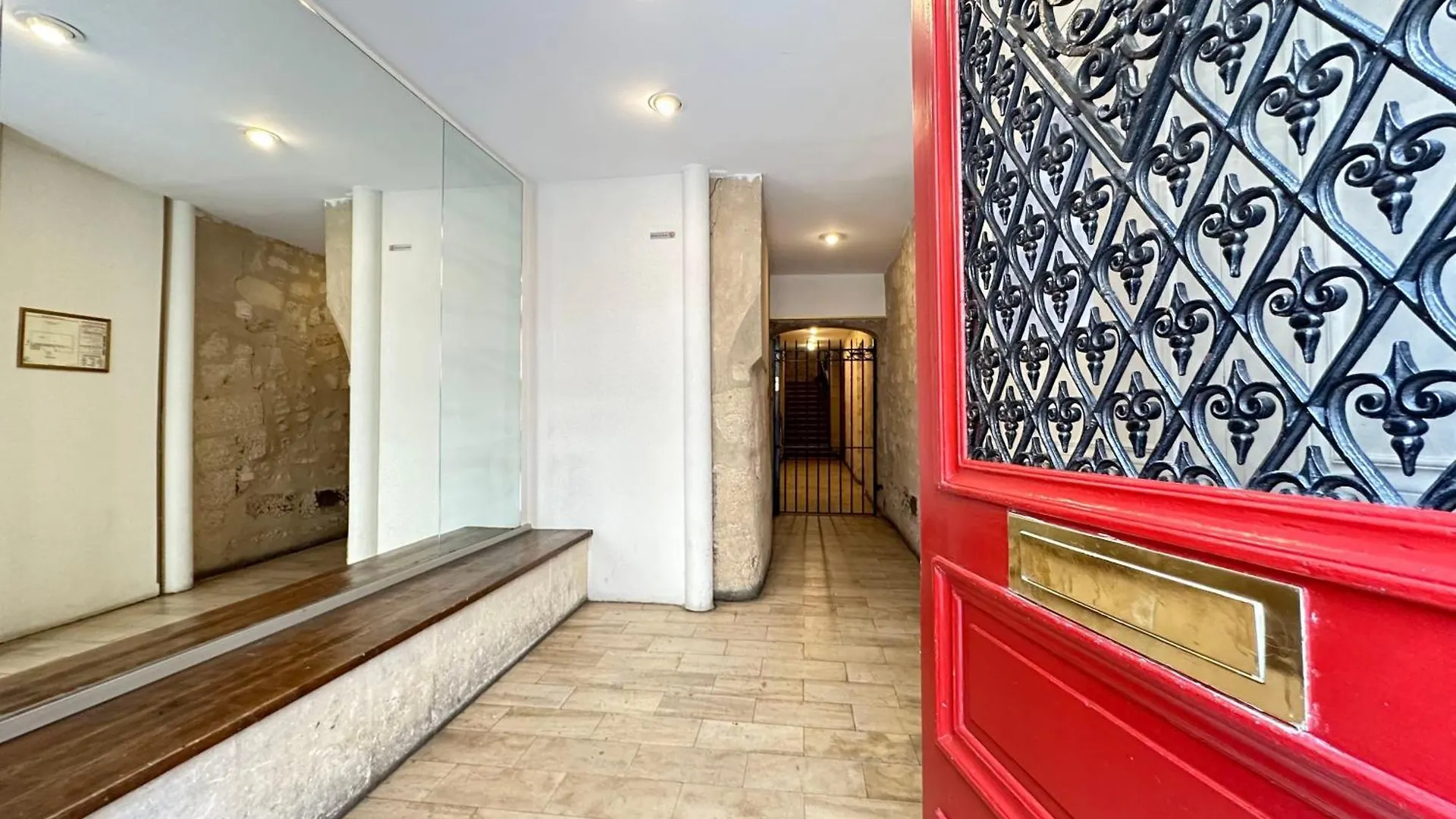 Stylish Studio Steps From Le Marais Daire Paris